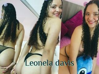 Leonela_davis